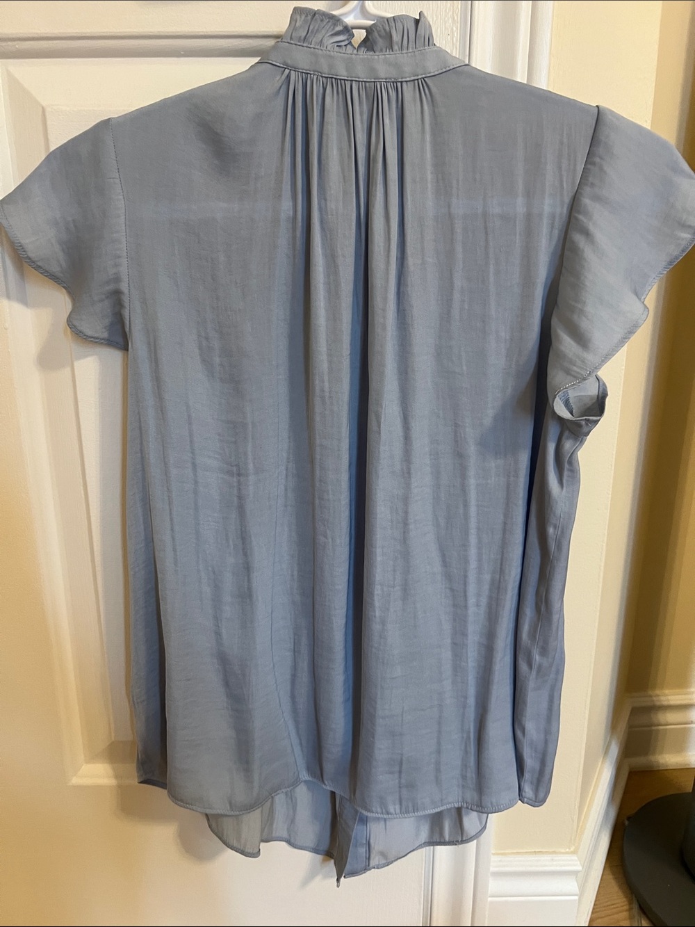 Light Blue Ruffle Collar Button-Front Blouse XS - Picture 2 of 4